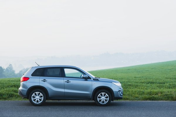 Maîtrisez la conduite des voitures familiales : conseils essentiels à découvrir